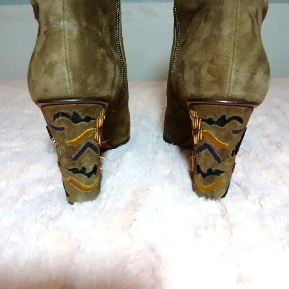 Donald J. Pliner Vantsip Kid Suede Boots Size 9M